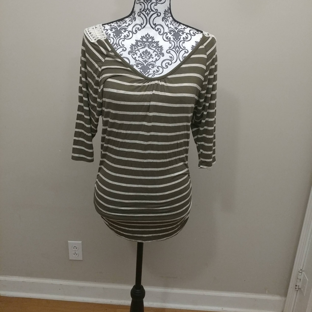 Rue21 striped 3/4 sleeve Top